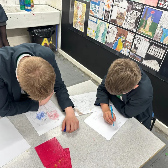8Z2 enjoying their last art lesson of the academic year with Mrs Cook. They are creating Dean Russo style dog portraits.

#artmakeschildrenpowerful #weloveart #deanrusso #deanrussoart #deanrussodogs